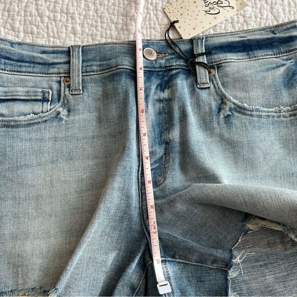 ✨ Cosmic Blue Love Women’s High Rise Cutoff Shorts 28 NWT Stitch Fix - Picture 11 of 11
